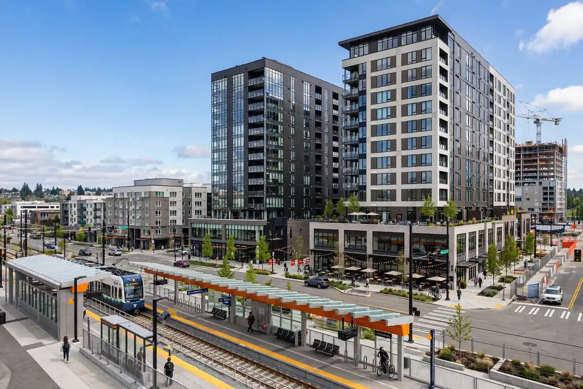 Nuevas torres de uso mixto y estación de tren ligero en el centro Lynnwood, WA