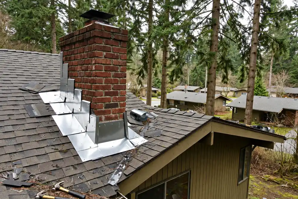Inspección de daños por agua en el ático en Brier, Lynnwood, WA